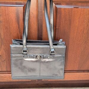 Giani Bernini Gray Metallic Handbag . New With Tags ! Leather Trim .